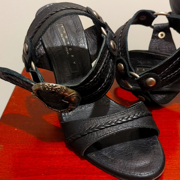 Sexy leather 4" heel Laundry by Shelli Segal - Picture 2 of 6